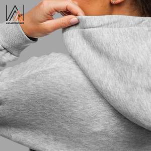 Sweats à capuche chauds de couleur unie XS Gym pour femmes recadrée style High Street avec logo personnalisé coupe ajustée col à capuche vente en gros - Product Image 6