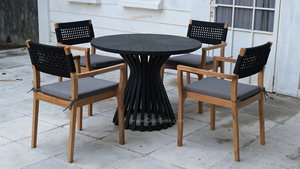 Mesa de Comedor Redonda de Teca para Exteriores Xaviera, Moderna y Resistente, con Características Resistentes a los Rayos UV y al Agua, para Uso en Parques, Hoteles y Villas - Product Image 3