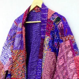 Nouvel arrivage Robe kimono vintage en soie Sari kantha Robes de chambre recyclées Robe de nuit pour femmes - Product Image 2