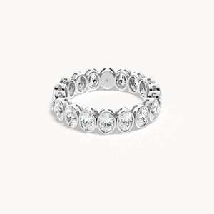 Anillo de Diamantes Ovalado de 2.4ct con Bisel - Product Image 1