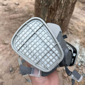 Masque respiratoire demi-visage réutilisable 3M 6200 en TPE - Conception légère et confortable, protège contre les particules, les gaz et les vapeurs - Product Image 4