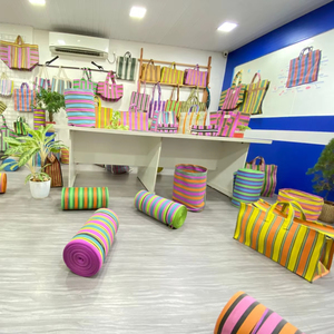 Bolsa de compras de nailon reutilizable ecológica, bolsas de playa de plástico reciclado tejido a rayas con cremallera RPET hechas en la India - Product Image 1