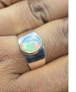 Bague opale éthiopienne en argent sterling 925 faite à la main bijoux en pierres précieuses naturelles élégantes pour femmes octobre pierre de naissance cadeau chrétien - Product Image 1