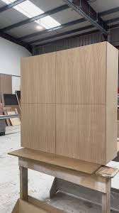 Lámina de Chapa de Roble Riftsawn (Blanco Europeo) Ecológica, 9.75\" X 78\" - Product Image 3