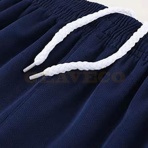 ชุดฟุตบอลไซส์ใหญ่ น้ำหนักเบา แห้งเร็ว ระบายอากาศได้ดี ผลิตจากโพลีเอสเตอร์ 100%  สีและโลโก้ปรับแต่งได้ สำหรับผู้ใหญ่ แบบ unisex มีสินค้าในสต็อก - Product Image 3