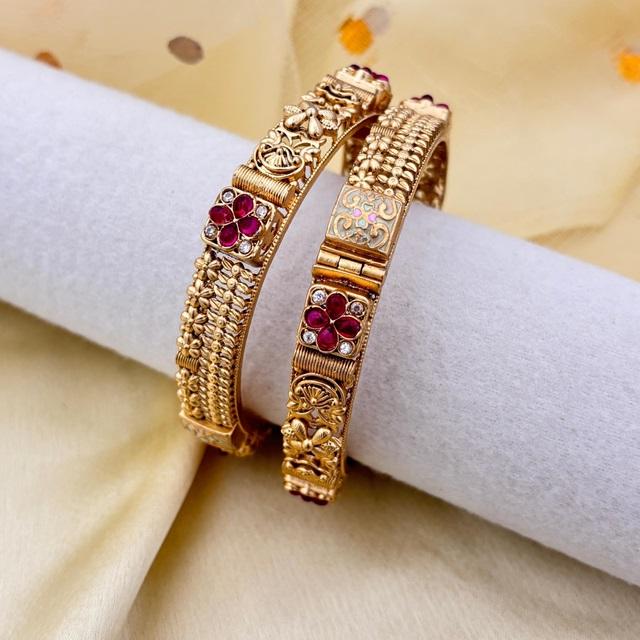 Wholesale Designer Bangle Churi Sets for Women's Fashion