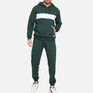 Venta caliente Personalizado Hombres Jogging Chándal Venta al por mayor Deporte Chándal con cuello con capucha Diseño sólido para el fútbol - Product Image 1
