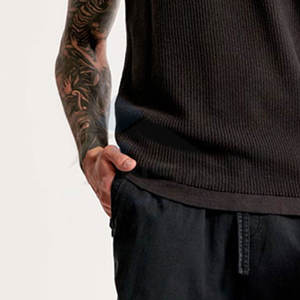 เสื้อกล้ามออกกำลังกายผู้ชายแบบสั่งทำ ผ้าถักระบายอากาศ สไตล์ไฮสตรีท แขนกุด ชุดฟิตเนส สีสั่งทำได้ - Product Image 4