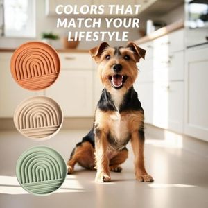 Silicone Pet Licking Mat Wholesale BPA Free Slip Feeding Pad Dishwasher Safe Slow <b>Feeder</b> Calming Solution for Dogs and <b>Cats</b> - Product Image 1