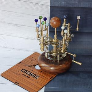 ระบบสุริยจักรวาลทำจากทองเหลืองและโลหะแบบหรูหราพร้อมดาวเคราะห์หมุนสำหรับผู้ที่ชื่นชอบดาราศาสตร์ - Product Image 5