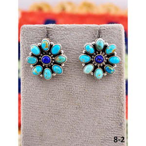 Pendientes de tuerca estilo Suroeste con lapislázuli y turquesa Kingman, con engaste de bisel con patrón floral y postes de plata de ley, ideales para regalo. - Product Image 5