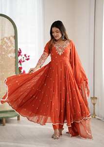Conjunto de Traje Anarkali Tradicional Bordado en Naranja para Mujer, Largo hasta el Suelo, para Fiestas, Salwar Kameez Étnico Indio con Dupatta, Venta al por Mayor - Product Image 3