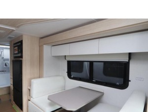 Nouveau camping-car en aluminium classe B Triple E Unity 24CB 2026 avec intérieur Dove/extérieur granit, 4-6 passagers, émission Euro 6 - Product Image 2