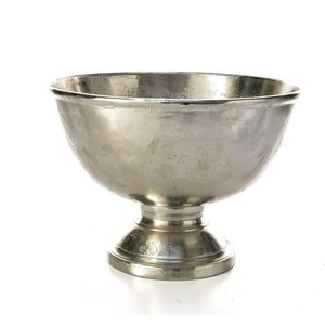 Nouveau vase à fleurs en métal avec une esthétique moderne et fraîche et un artisanat sophistiqué idéal pour la décoration intérieure et le style de bureau - Product Image 5