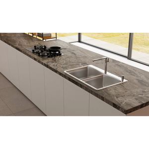 Plans de travail personnalisés pour cuisines et salles de bain en porcelaine et pierre naturelle - Carrara Calacata, tailles préfabriquées pour projets hôteliers - Product Image 1