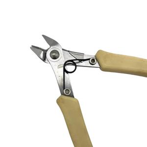 Cisailles multifonctionnelles en acier inoxydable japonais 420J2 personnalisables par OEM, pinces de coupe, poignées confortables en TPR, qualité industrielle - Product Image 4