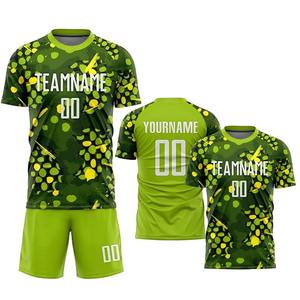 Uniformes de football en polyester avec impression de logo personnalisée, design personnalisé, uniforme de football de la meilleure qualité pour les vêtements de sport, service OEM - Product Image 4
