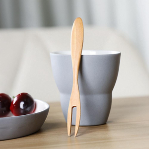 Juego de tenedor de fruta desechable de bambú de madera de abedul más vendido para loros y frutas y cualquier uso - Product Image 6