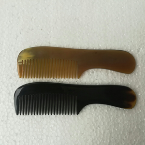 Peigne en corne de vache artisanal élégant et luxueux Huong Dang, 13 dents larges, haute qualité, couleur/logo personnalisable, en provenance du Vietnam, pour usage hôtelier - Product Image 5