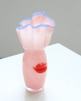 Vase en verre Art Déco pour mariage, à bord festonné, rose opale laiteux avec accent rouge, sculptural et décoratif, vente en gros