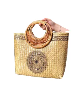 Sac à main en paille écologique avec manche en rotin combiné à des motifs méticuleusement peints de l'usine du Vietnam