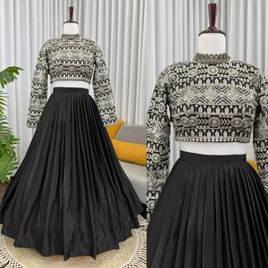 Lehenga Choli de Diseñador para Mujer, Vestido Indio Listo para Usar, Cosido, para Fiesta, Lehenga Choli Pesado para Boda - Product Image 3