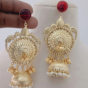 Temple Radiance Jhumkas Set South Indian Temple Jewelry Finition luxueuse Ornementation unique Fabriqué en laiton Produit en vrac - Product Image 1