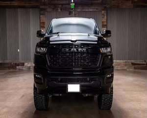 2024 R M 1500 Big-Horn Crew Cab AWD, Volante a la Izquierda, Cuero, Caja de Cambios Automática, Cámara Trasera, Motor Inteligente, Techo Panorámico, Aleación de Aluminio - Product Image 1