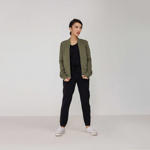 เสื้อแจ็คเก็ตบอมเบอร์ผู้หญิงแบบยาว สีพื้น สำหรับฤดูหนาว แบรนด์ส่วนตัว สวมใส่สบาย ระบายอากาศได้ดี เหมาะสำหรับกิจกรรมกลางแจ้ง ราคาดีที่สุด - Product Image 2