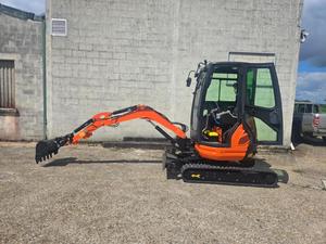 Livraison gratuite HH20 Mini-excavatrice à cabine de 2,0 tonnes |   Auvent ouvert |   19 kW Diesel |   Profondeur de creusement de 2,06 m |   Pilote hydraulique |   Chenilles en caoutchouc - Product Image 2