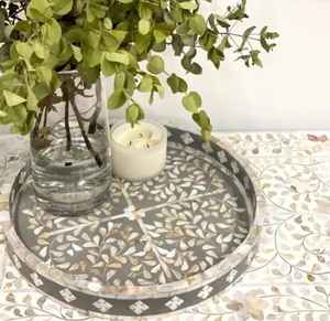Bandeja para servir con incrustaciones de hueso hechas a mano del fabricante con patrón floral blanco Uso para decoración de mesa y servicio de catering de hotel - Product Image 4