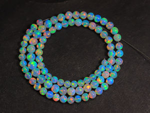 Impresionante Esfera de Ópalo Etíope Cabujón de 4mm a 6mm, Gemas de Ópalo Pulido Liso, Hilo de Ópalo de 16 Pulgadas a Precio de Mayoreo - Product Image 2