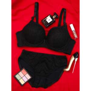 Ensemble soutien-gorge et culotte rembourrés noir Zephyr - Product Image 1
