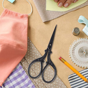 Surface de coupe incurvée ciseaux de manucure russes tranchants 2024 ciseaux de haute qualité de conception supérieure personnalisés de haute qualité - Product Image 5