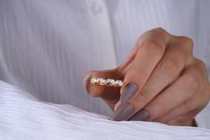 Bague Éternité Élégante en Diamant pour Femme |   Bague en or taille marquise, bijoux de luxe empilables pour mariage et anniversaire - Product Image 4