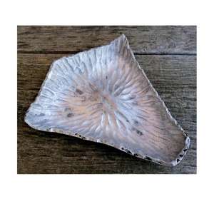 Cendrier en métal artisanal avec finition de qualité supérieure, conçu pour une utilisation en intérieur et en extérieur, pour fumer à la maison, au bureau, sur les tables de patio - Product Image 3