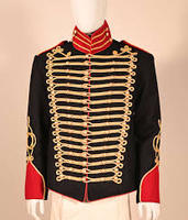 Reproduction d'une tunique de hussard britannique du Napoléonien, 95e régiment, en laine verte avec passepoil noir et boutons argentés