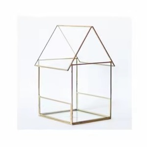 Boîte à bijoux en laiton et en verre magnifiquement conçue avec des détails d'inspiration vintage pour un rangement de souvenirs intemporel et charmant - Product Image 6