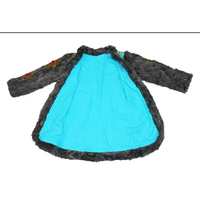 Veste d'hiver brodée vintage en fourrure zari 2022, une tenue élégante pour femmes avec fausse fourrure blanche