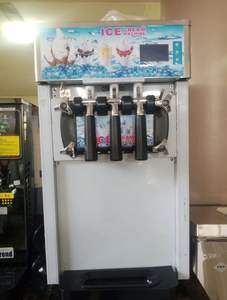 เครื่องทำไอศกรีมใหม่อัตราผลผลิตสูงเพลิดเพลินไปกับการเสิร์ฟแบบนุ่มอร่อยพร้อมผลไม้และน้ำนาทีรับประกันคุณภาพสูงในสต็อก - Product Image 3