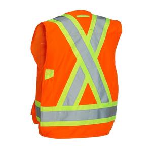 Chaleco DE TRABAJO OEM HI vis chaleco alimentado por energía solar carga diurna para visibilidad nocturna ajuste ajustable para trabajadores fabricado en Pakistán. - Product Image 2
