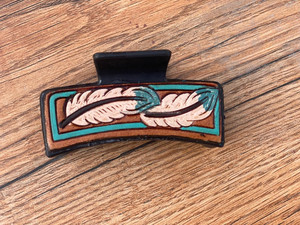 Pinzas para el pelo de cuero grabadas hechas a mano con estilo occidental para mujer - Product Image 3