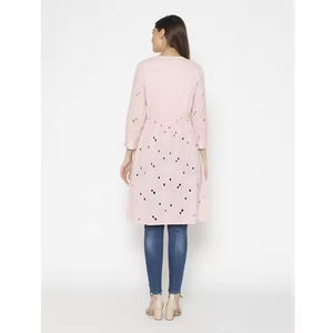 Vente d'usine de haute qualité Design unique personnalisé Robe rose à encolure en O Robe décontractée pour femmes et filles à prix raisonnable Inde - Product Image 5
