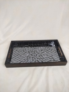 Plateau décoratif vintage en bois floral pour table basse et plats de service - Product Image 3