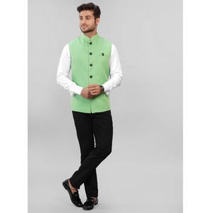 Gilet classique pour homme très demandé en teinte vert marine pour costumes, fêtes, banquets et occasions formelles, disponible à la vente - Product Image 1