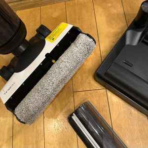 Descuentos en una Aspiradora S7 PRO para Barrer y Trapear, 100% Original de Fábrica Sellada - Product Image 1