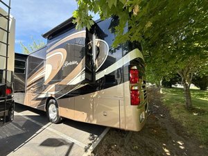 Camping-car de luxe d'occasion 2016 Forest River Berkshire XL 40BH prêt à être expédié avec émissions EURO 5 - Livraison mondiale - Product Image 3