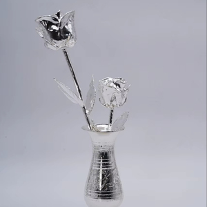 Venta al por mayor de jarrón de rosas de plata con estilo de exhibición floral para eventos - Product Image 1