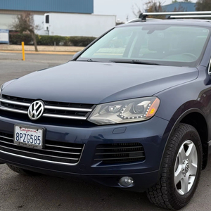 Volkswagen Touareg TDI 2011 d'occasion, sans réserve, turbodiesel V6, transmission intégrale, provenance occidentale - Product Image 1
