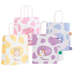 Sacs en papier cadeau imprimés d'animaux mignons avec des motifs de vache, de chat et d'ours-Emballage écologique pour les enfants et les fêtes (vert) - Product Image 6